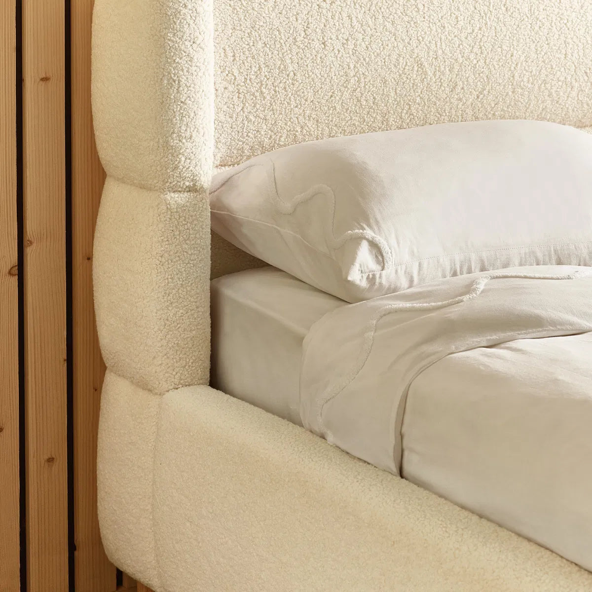 Jess Boucle King size Bed